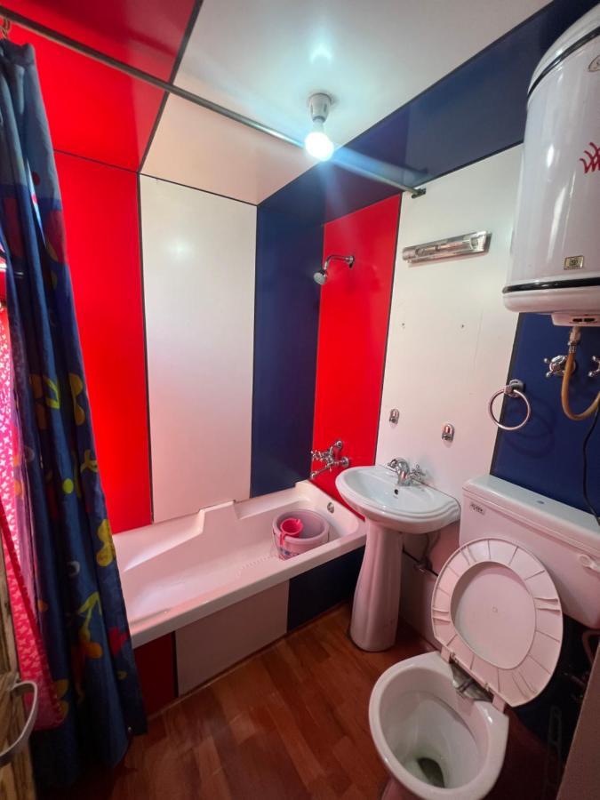 Aristotle Group Of Houseboats & Transportation Hotel Srīnagar Exterior foto