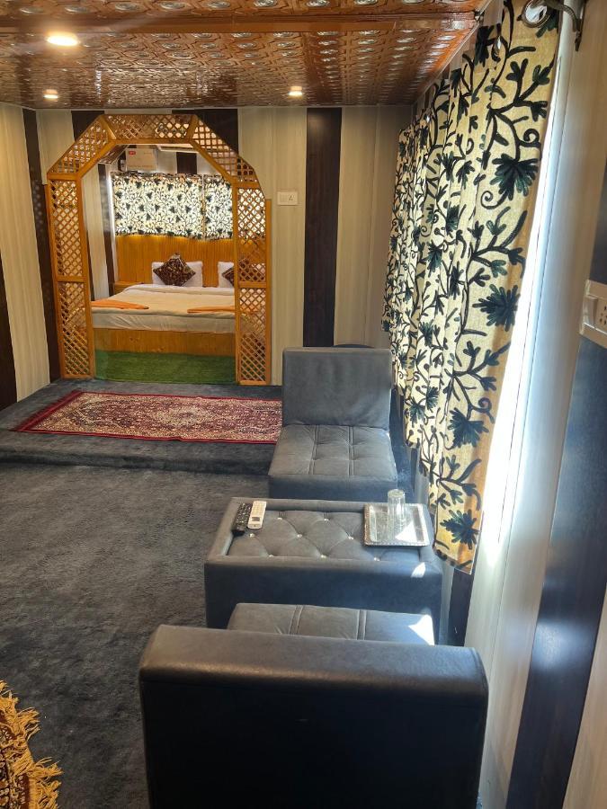 Aristotle Group Of Houseboats & Transportation Hotel Srīnagar Exterior foto