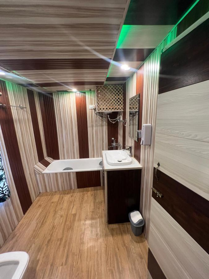 Aristotle Group Of Houseboats & Transportation Hotel Srīnagar Exterior foto