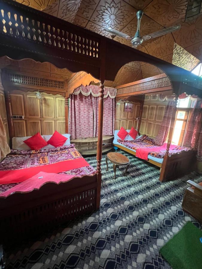 Aristotle Group Of Houseboats & Transportation Hotel Srīnagar Exterior foto