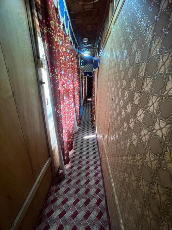 Aristotle Group Of Houseboats & Transportation Hotel Srīnagar Exterior foto