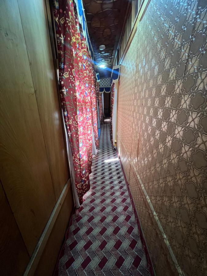 Aristotle Group Of Houseboats & Transportation Hotel Srīnagar Exterior foto